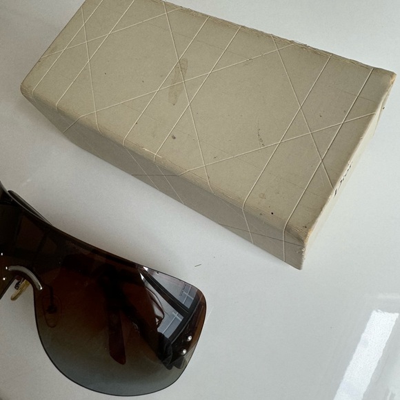 RARE❤️‍🔥 Vintage Dior gold rimless sunglasses - Picture 11 of 11